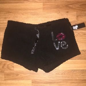 🎉🎉5 for $20 🎉🎉Women’s sheep fur sleeping shorts